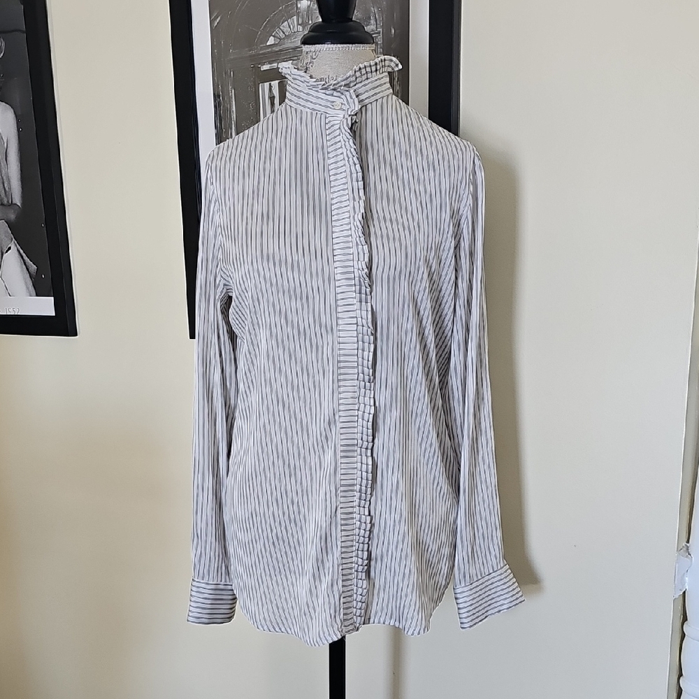 Banana Republic sz M black and white blouse